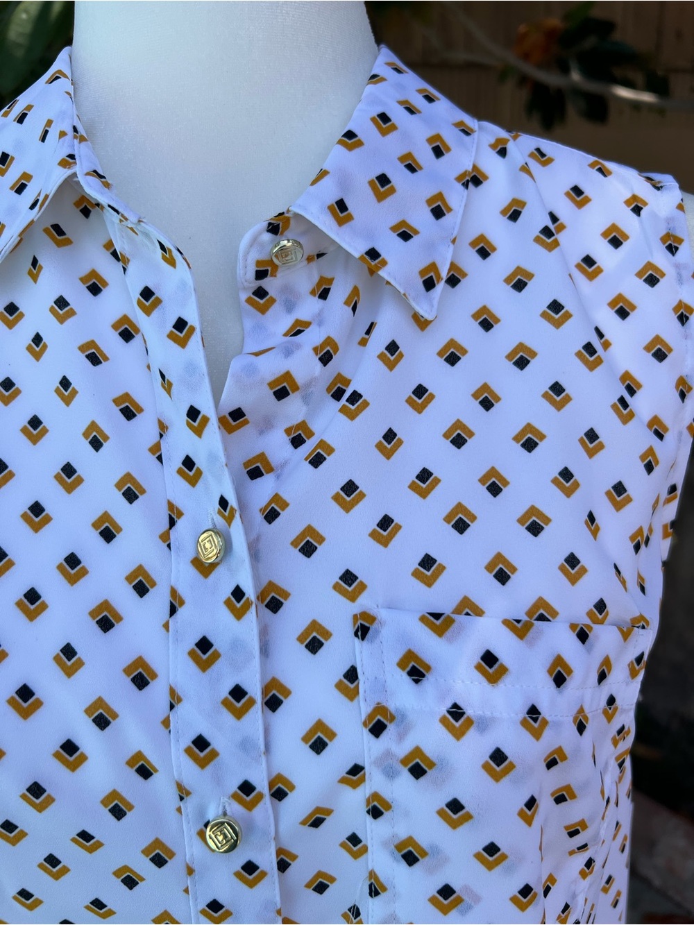 Liz Claiborne Women’s Turquoise Print Shirt with White and Gold Print Shirt - Picture 5 of 8